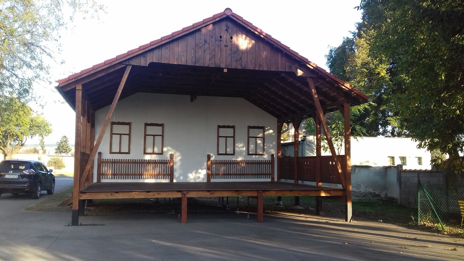 Vonkajšie javisko, Kamenín